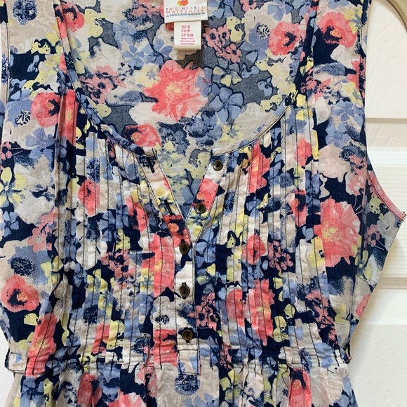 Two Hearts Maternity Sleeveless Top - Picture 2 of 4